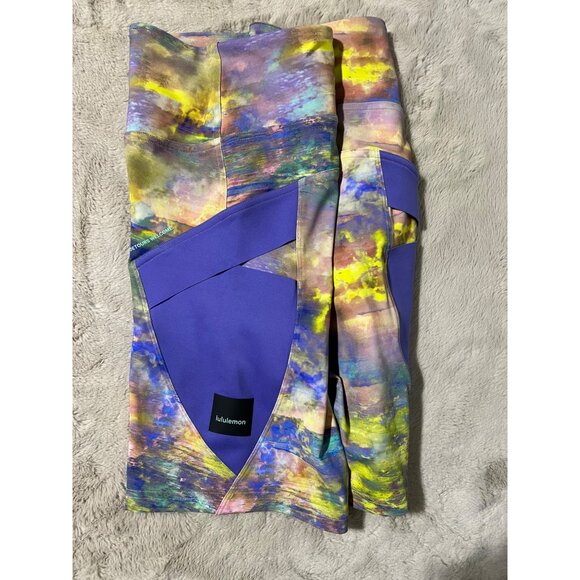 Lululemon Multicolored Women’s Hiking Shorts W/ Pockets & Drawstring Waist - Picture 6 of 10